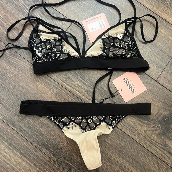 Victoria’s Secret lot!! Panties and bralettes and lingerie - Picture 4 of 16